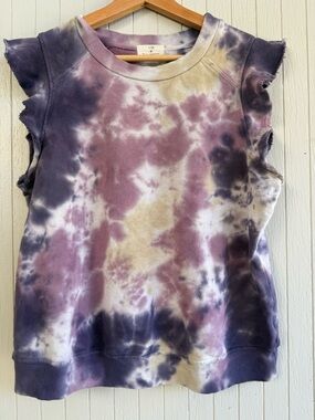 T.La Tie Dyed Sleeveless Ruffle Sweatshirt